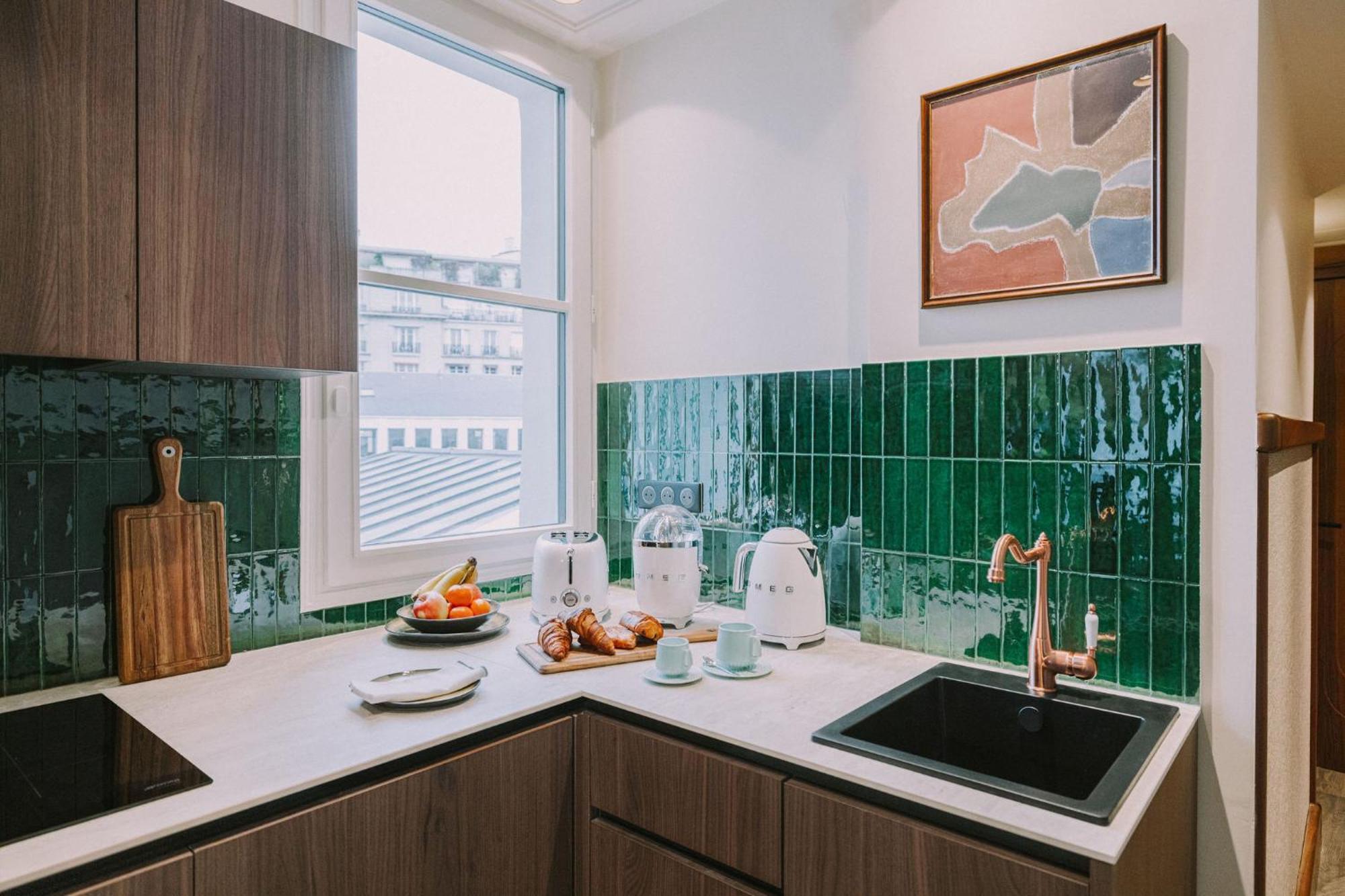 Отель 1.75 Paris La Treve Экстерьер фото
